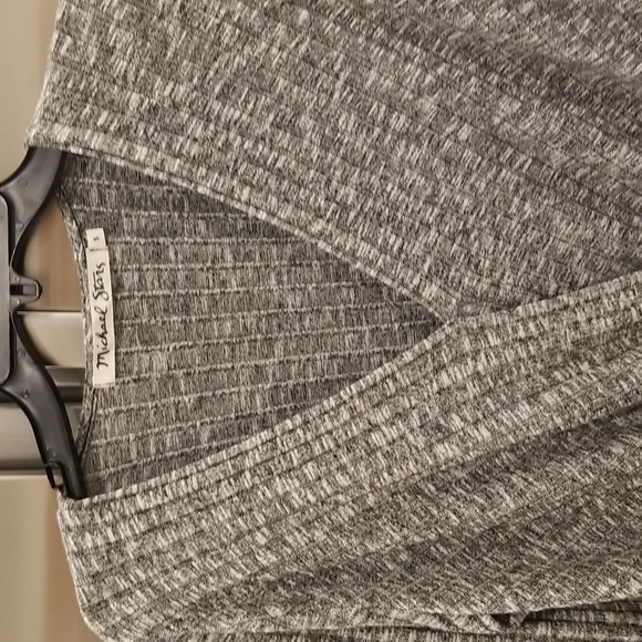 💕MICHAEL STARS💕 Ribbed Long Sleeve Surplice Bodysuit ~ Dark Gray Small S NWOT - Picture 5 of 11